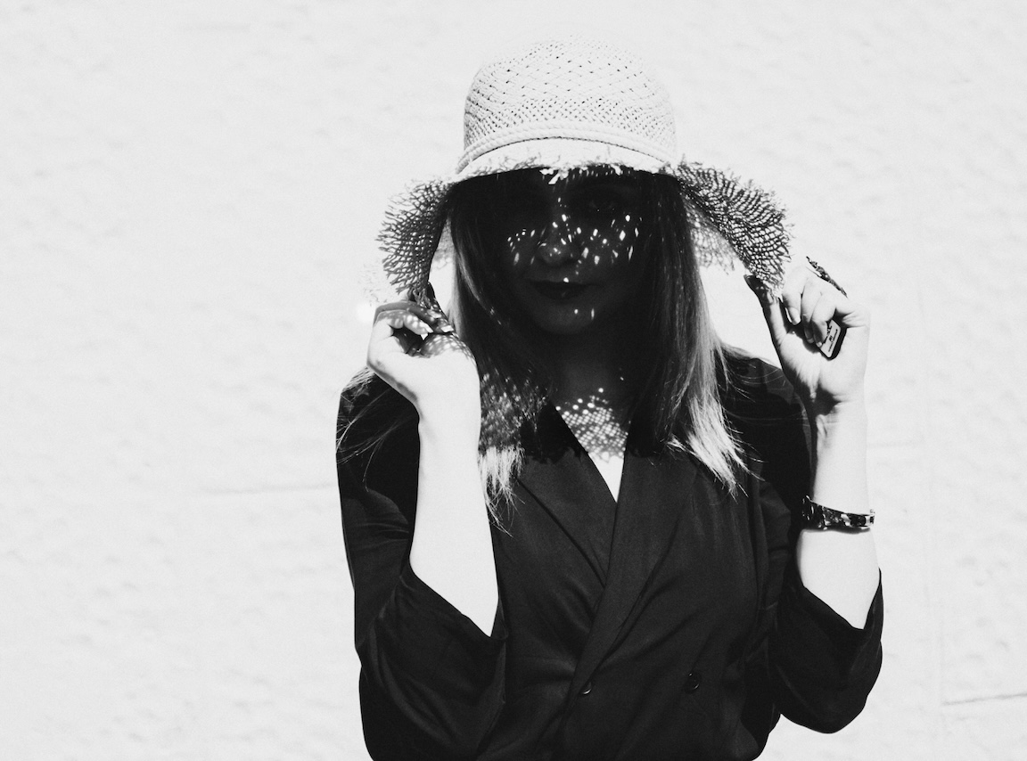 Black and White Summer Portrait hgd